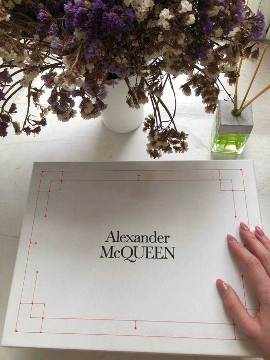 Оригінальні кеди Alexander McQueen як нові