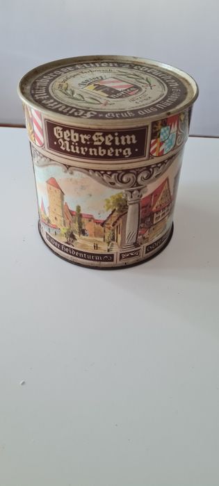 Lata de biscoitos de Nuremberga