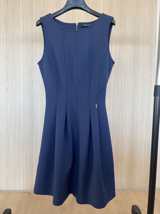 Sukienka granatowa taliowana
