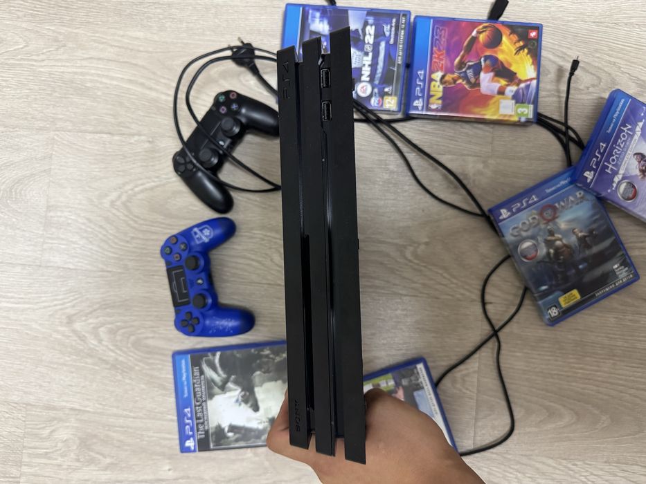 продам PS 4 pro 1ТВ