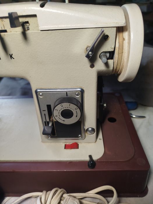 Maszyna do szycia Łucznik    sprawna