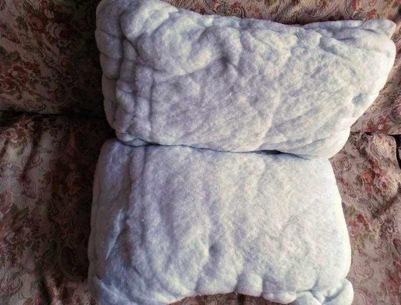 Синтепон листовой наполнитель подушки для мебели 40 на 65 см белый