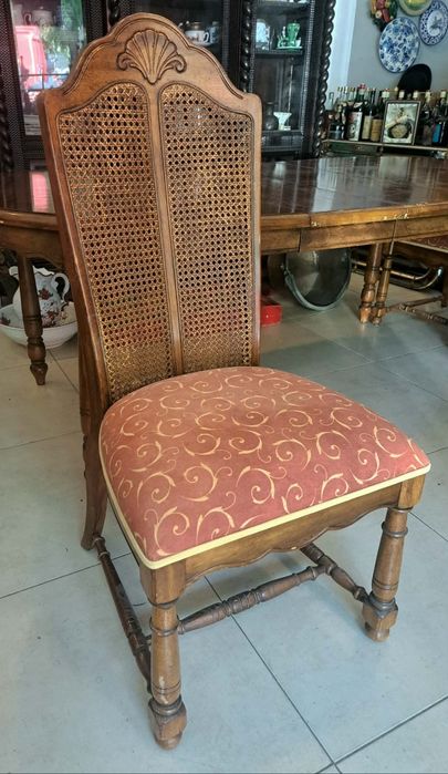 Conjunto de quatro cadeiras antigas