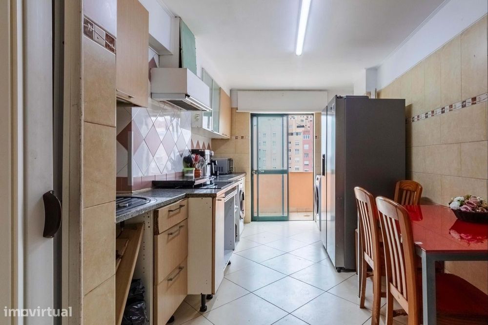 Apartamento T3 Duplex c/ Varanda e Terraço na Rinchoa, Rio de Mouro