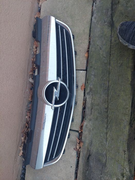 Grill opel zafira b