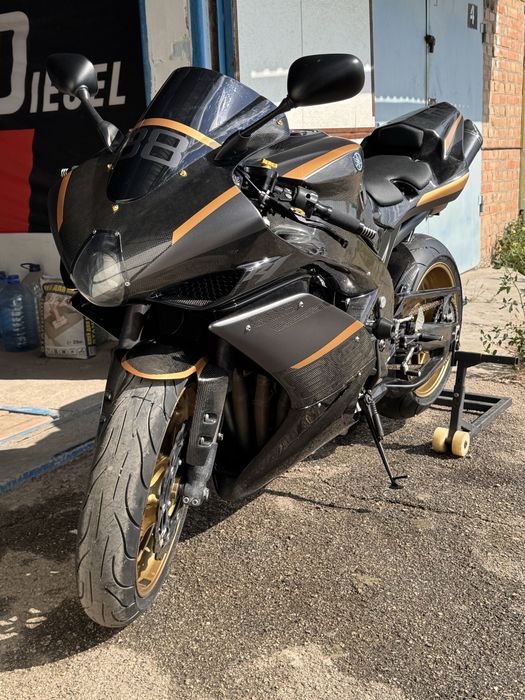 Продам Yamaha YZF R1