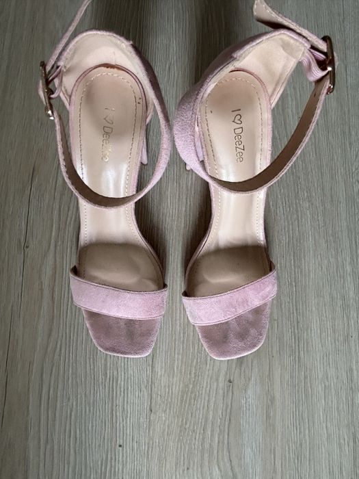 Piekne buty pudrowy róż r. 37