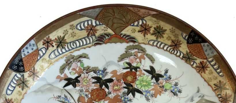 Excepcional Grande  prato japonês Kutani pintado à mão decor. ouro