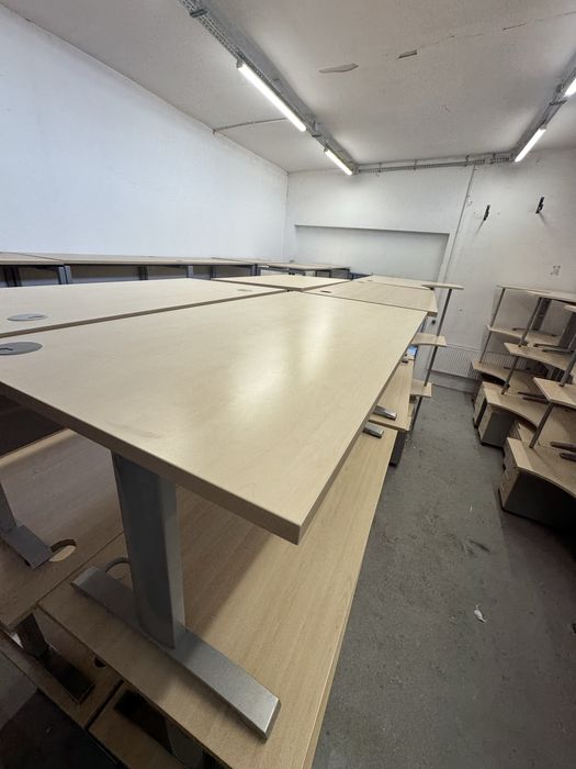 Biurka ,prostokatne 140/80, uzywane,poleasingowe