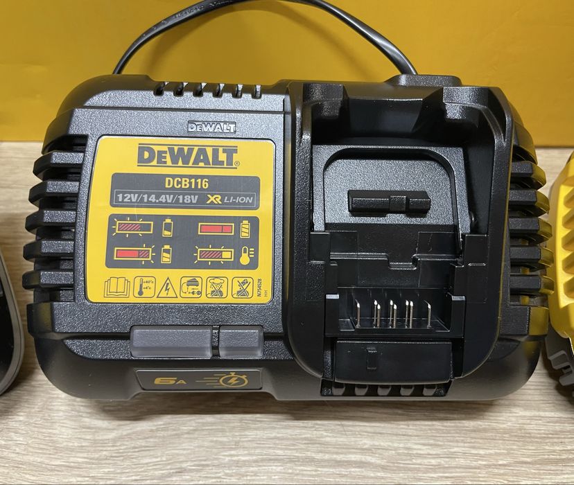 DeWalt DCB1104/DCB116/DCB118/зарядні станції деволт 220в