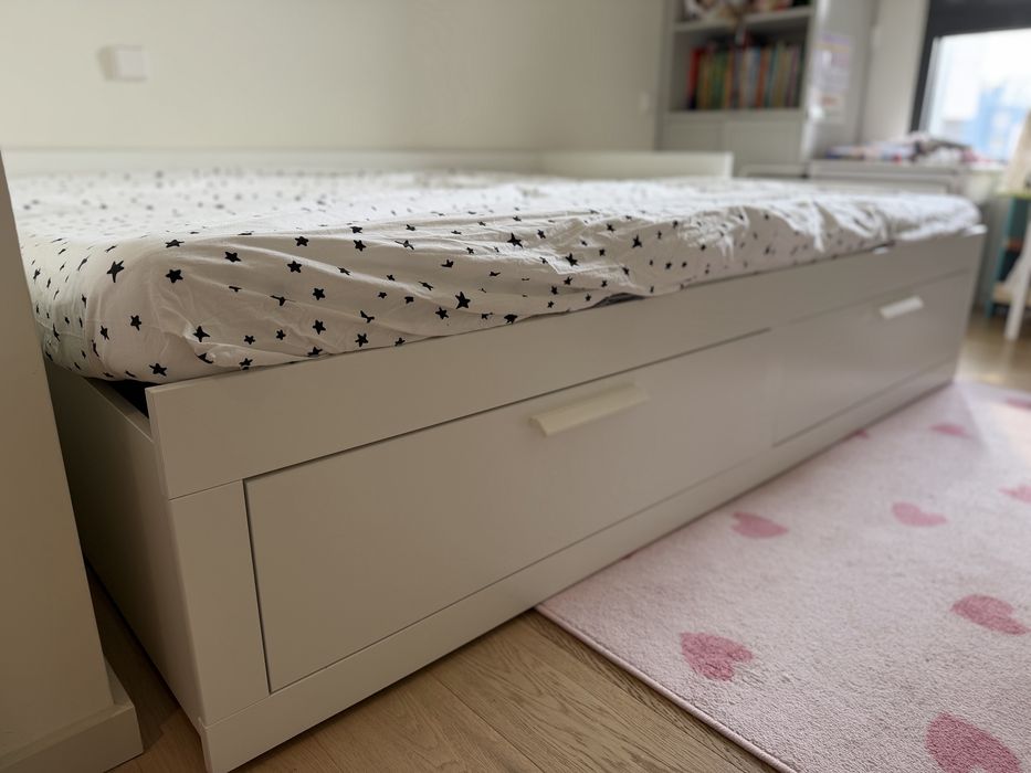 Cama IKEA BRIMNES + 2 colchões + protetores de colchão