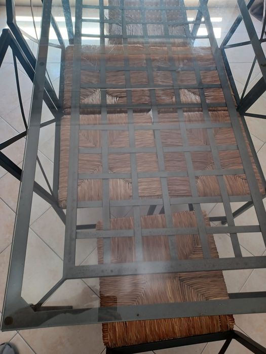 Mesa com 6 cadeiras