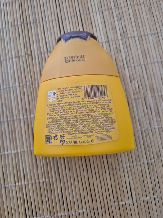 Creme Protetor Solar 50 com Aloe Vera

Alta Proteção 
Resistente à agu