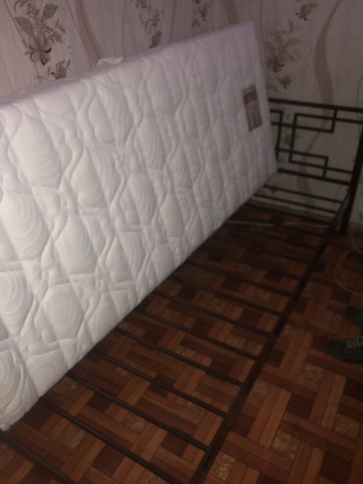 Продам полуторне ліжко
