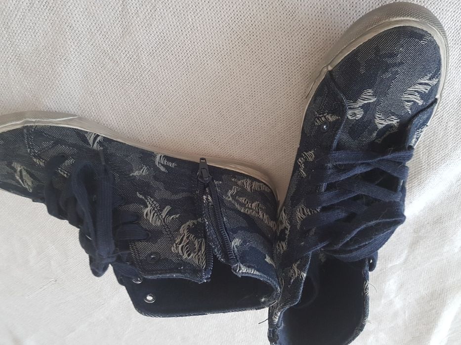 Lekkie buty benetton  chłopięce r. 38