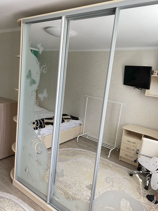 Продається затишна квартира з гаражом та підвалом,Центр міста