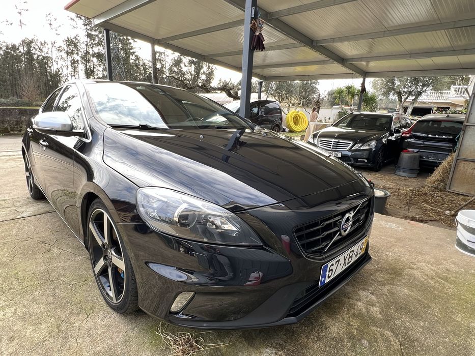 Volvo v40 d2 r-design