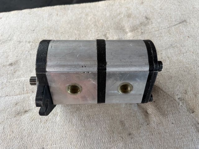 Pompa hydrauliczna  podwójna casappa nowa