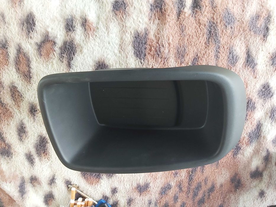 Вставка в подстаканник Renault Captur 1