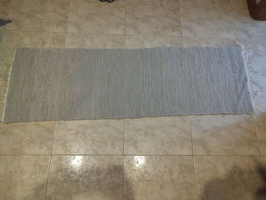 Gray-colored rug423055377165854721