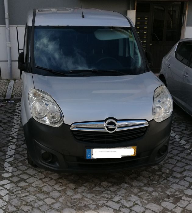 Opel Combo 1.3 Cdti de 2013 em bom estado