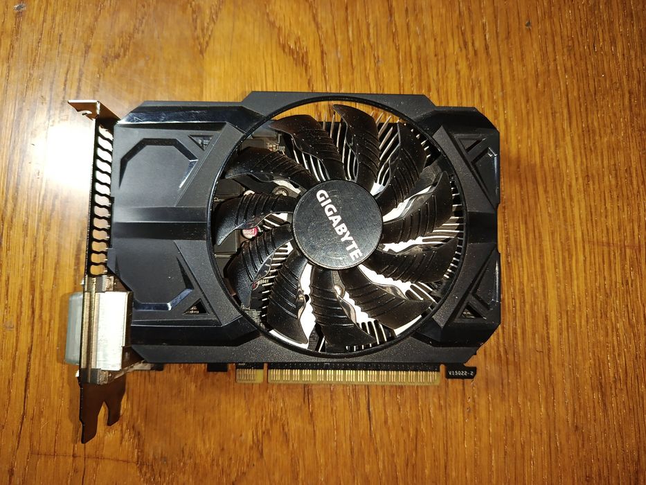 Gigabyte AMD Radeon R7 360 2GB(нерабочая)