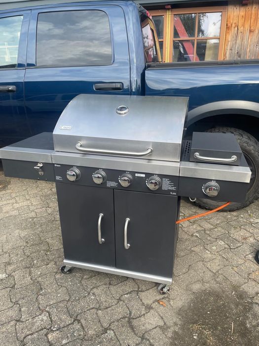 Grill gazowy 4 + 1, stan bardzo dobry, jedna plyta praktycznie nieużywana