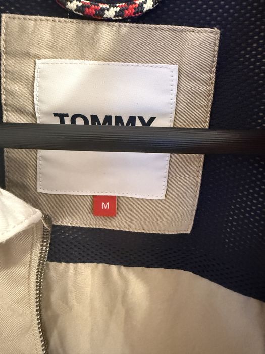 Kurtka wiatrowka bomberka Tommy Jeans