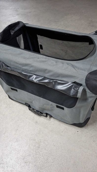 Foldable Pet Crate – Good Condition