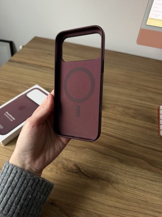 Чохол Apple TechWoven iPhone 18/17 Pro Max Burgundy Бордо, оригінал, новий