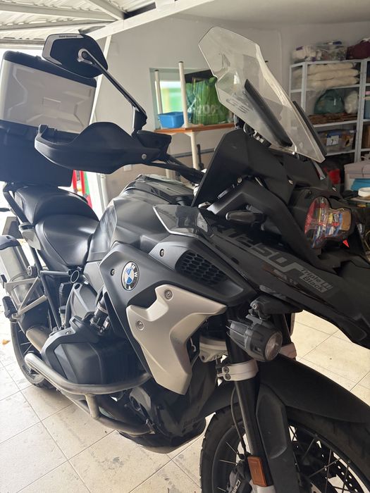BMW GS 1250R triple black