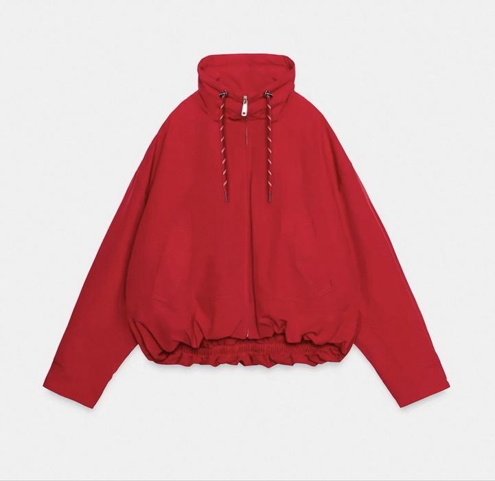 Крута куртка від Zara