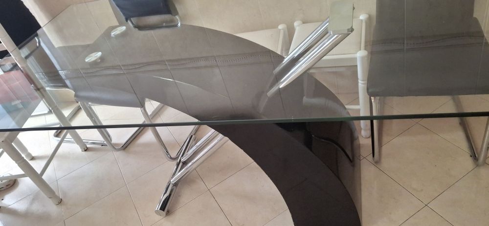 Mesa em vidro retangular