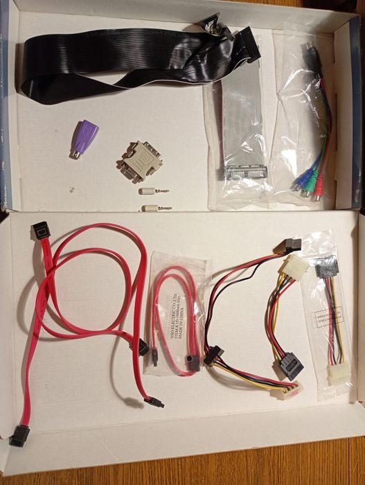 Зарядки та навушники Samsung (старий роз'єм), PC кабелі, перехідники