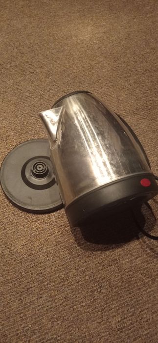 Чайник електричний