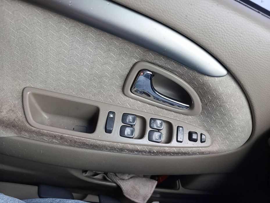 Продаж авто volvo v40