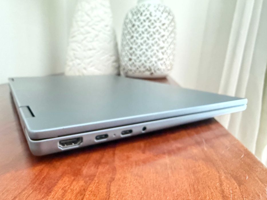 Lenovo IdeaPad 5 Hibrido|LCD Tactil|Ryzen 5-8645HS|16G|512G|Radeon 2Gb
