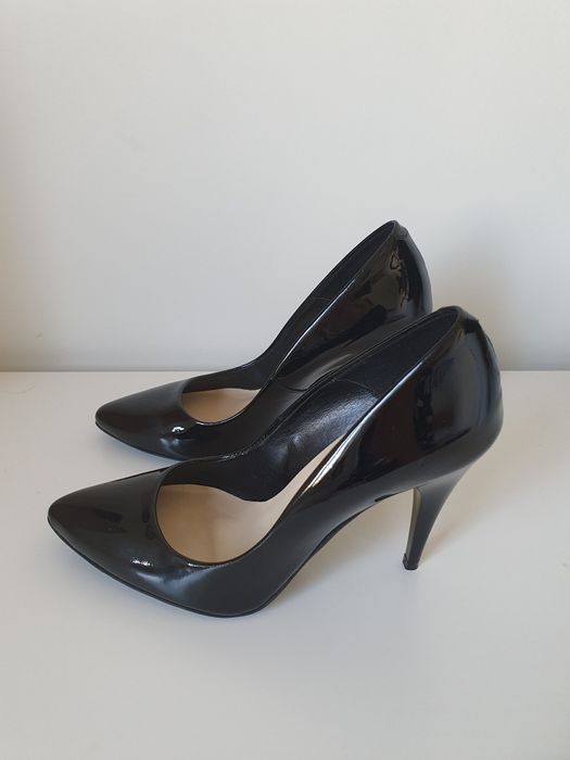 Nowe czarne lakierowane szpilki Gianmarko 35