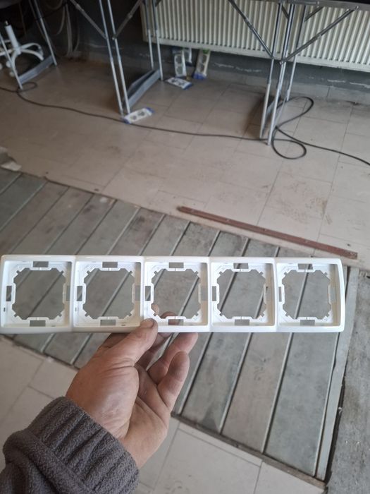 Karlik trend gniazdka