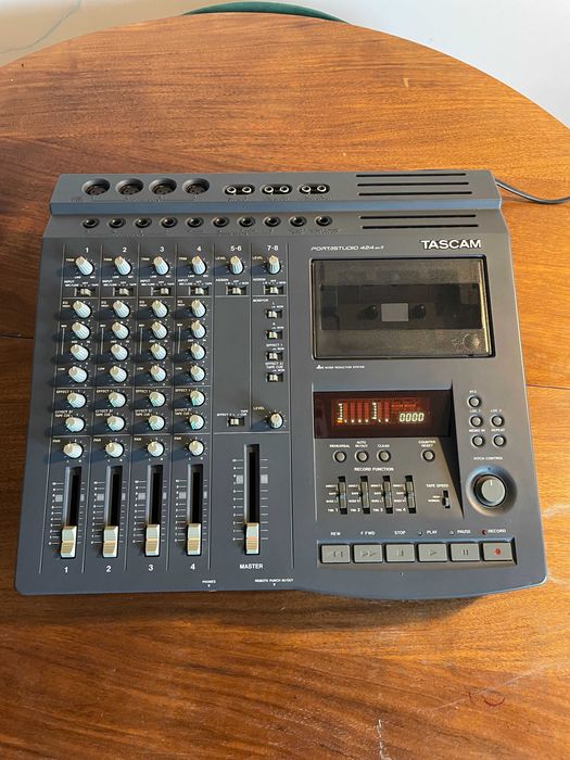 Tascam Portastudio 424 mk2