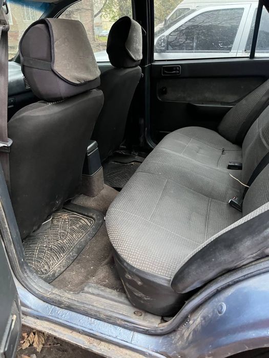 автомобіль хюндай лантра
