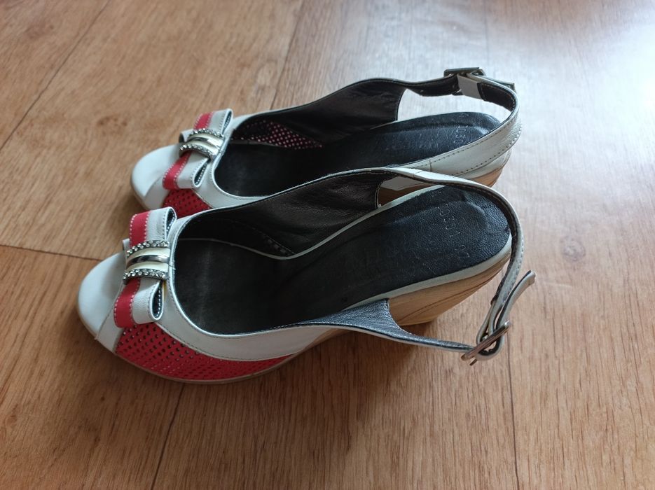 Босоніжки жіночі шкіряні 36 розмір