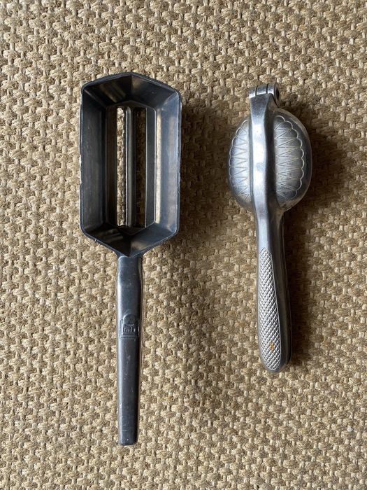 Utensílios de cozinha vintage,2 diferentes
