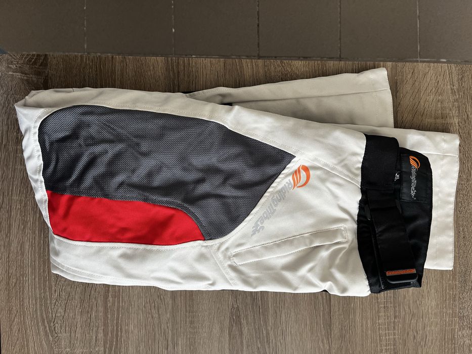 Calça impermeavel para andar de moto com protecção