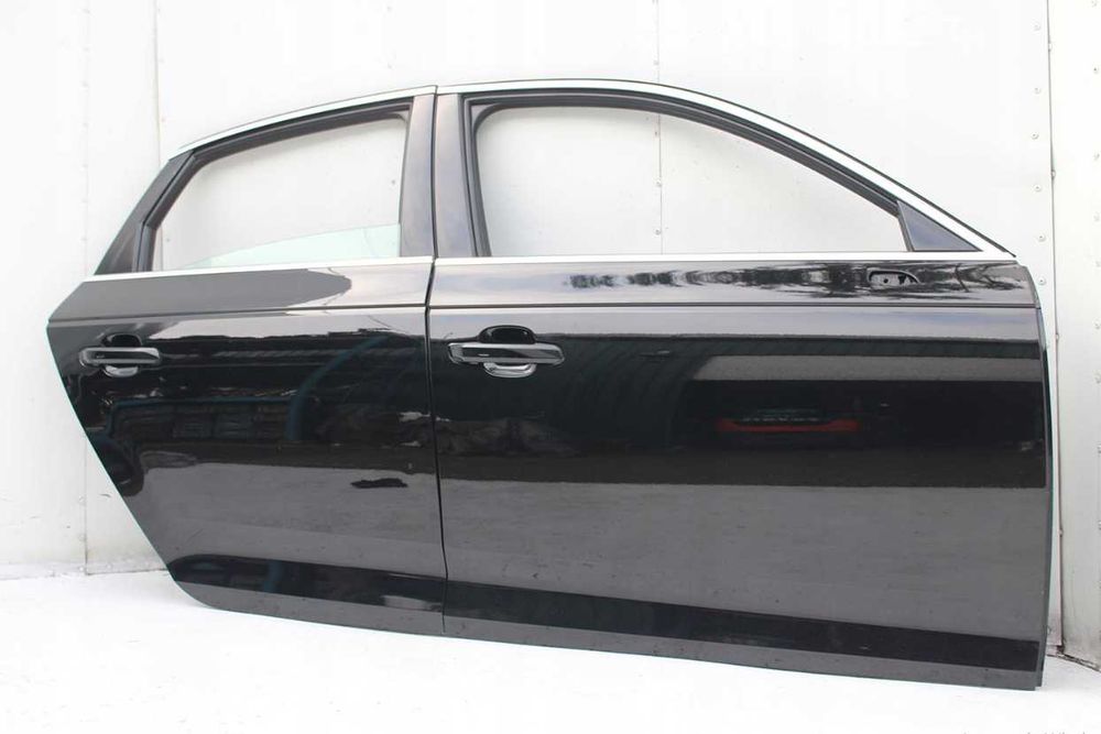 Двері Audi A4 B9 передні або задні праві ліві разборка