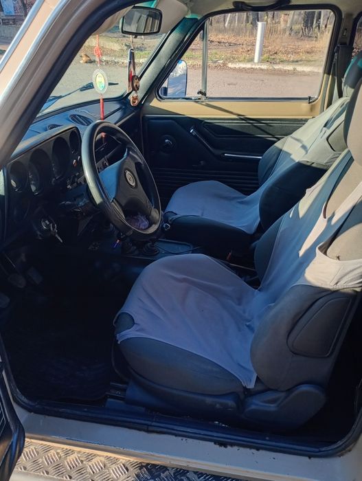 Автомобіль ВАЗ 2121 Нива Позашляховик