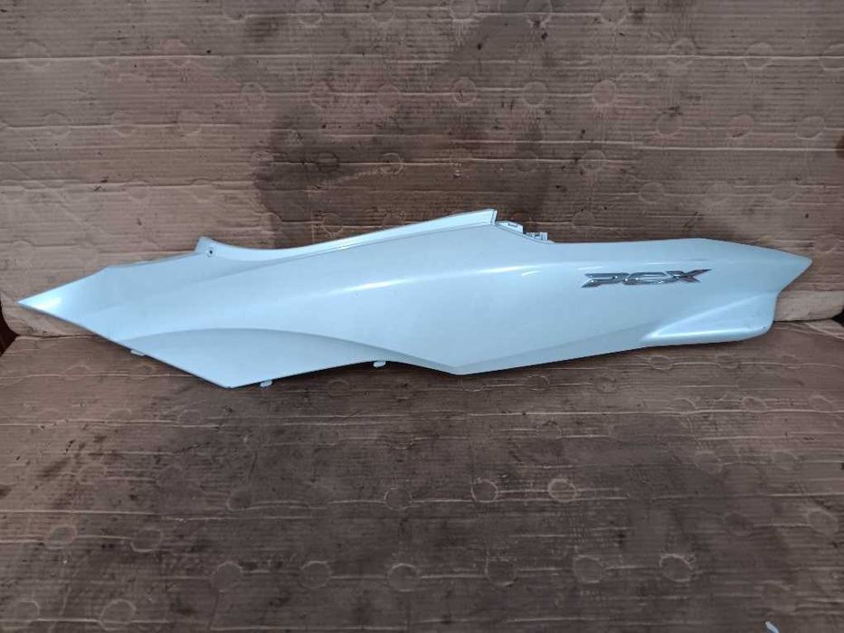 Carenagem traseira esquerda Honda PCX125 15 a 18