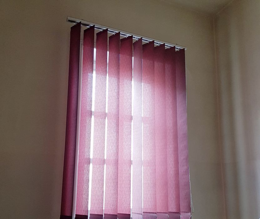 Wertikale z szyną długość 190 cm lub 80 cm kolor bordo