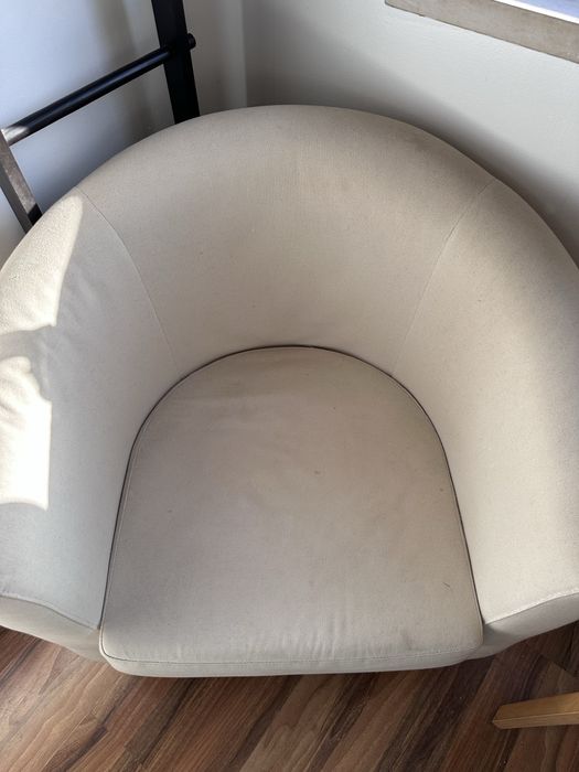 Poltrona IKEA (modelo CARLSTA) – bege