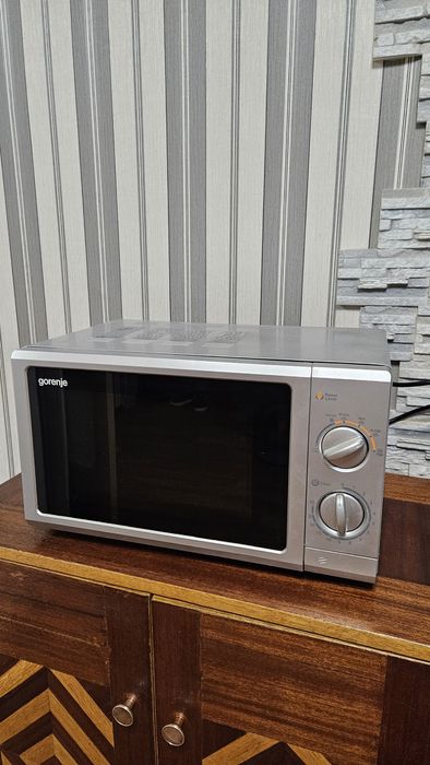 Мікрохвильова піч  б/у